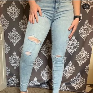 Cute American Eagle jeans! In perfect condition!
